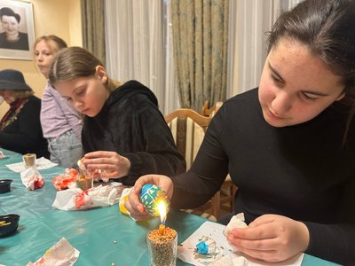 Майстер-клас із писанкарства у Житомирі: як створюють писанку Майстер-клас із писанкарства у Житомирі: як створюють писанку