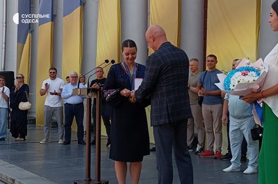 Фехтувальниці Аліна Комащук та Олена Кравацька повернулися до Одеси: як зустрічали переможниць Олімпійських ігор Фехтувальниці Аліна Комащук та Олена Кравацька повернулися до Одеси: як зустрічали переможниць Олімпійських ігор