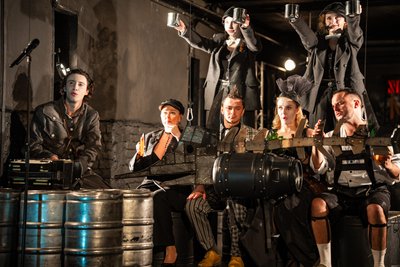 Чому квиток на Brecht Cabarett дорожче ніж на інші вистави театру Золоті ворота Чому квиток на Brecht Cabarett дорожче ніж на інші вистави театру Золоті ворота
