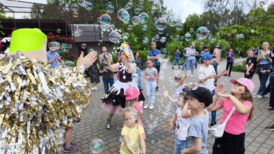 У Луцькому зоопарку вперше від початку повномасштабного вторгнення влаштували свято для дітей У Луцькому зоопарку вперше від початку повномасштабного вторгнення влаштували свято для дітей
