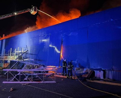 Армія РФ вдарила по Умані на Черкащині: спалахнули пожежі в гіпермаркеті, готелі та житловому будинку Армія РФ вдарила по Умані на Черкащині: спалахнули пожежі в гіпермаркеті, готелі та житловому будинку