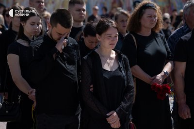 У центрі Києва прощаються із загиблим пілотом F-16 У центрі Києва прощаються із загиблим пілотом F-16
