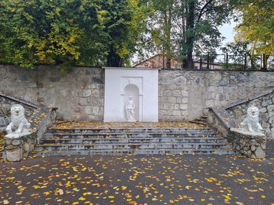 У Житомирі за малюнки на альтанці в Шодуарівському парку застосовують громадські роботи У Житомирі за малюнки на альтанці в Шодуарівському парку застосовують громадські роботи