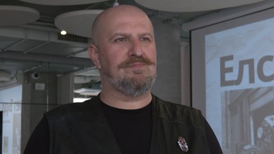 Перекладач Дмитро Крюков, презентація книжки Елспет Бірд "Самотня вершниця", 9 травня 2026 року Перекладач Дмитро Крюков, презентація книжки Елспет Бірд "Самотня вершниця", 9 травня 2026 року