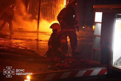 РФ атакувала Одещину: через пожежу перевірили якість повітря РФ атакувала Одещину: через пожежу перевірили якість повітря