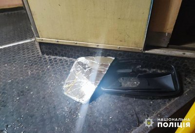Пошкодив трамвай та побив водійку: одеситу повідомили про підозру у хуліганстві