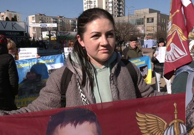 Учасниця акції зі Старого Острополя Юлії чекає 22-річного брата Учасниця акції зі Старого Острополя Юлії чекає 22-річного брата