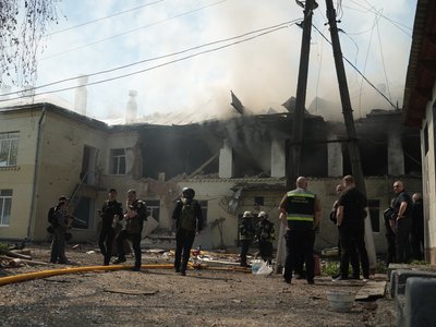 Два БпЛА вдарили по дитячому садочку у центральній частині Сум Два БпЛА вдарили по дитячому садочку у центральній частині Сум