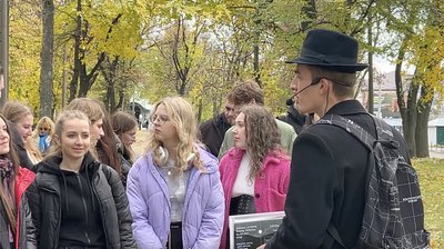 Екскурсії в капелюсі: 22-річний екскурсовод "відкриває" Умань по-новому