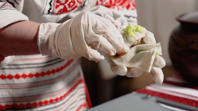 "Кулінарний спадок": як на Рівненщині готують голубці з млинцями, які є нематеріальною культурною спадщиною України "Кулінарний спадок": як на Рівненщині готують голубці з млинцями, які є нематеріальною культурною спадщиною України