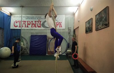 Вдома і в евакуації: як під час війни працює циркова школа у Харкові Вдома і в евакуації: як під час війни працює циркова школа у Харкові