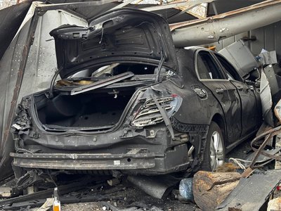 "Вибух був такий, що нас аж підкинуло". Що відбувається на місці нічної атаки по Дніпру на ранок 10 січня "Вибух був такий, що нас аж підкинуло". Що відбувається на місці нічної атаки по Дніпру на ранок 10 січня
