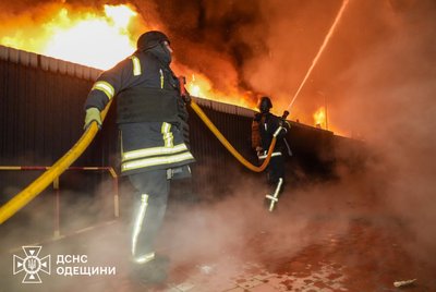 Масована атака РФ на Одесу: фото та відео наслідків Масована атака РФ на Одесу: фото та відео наслідків
