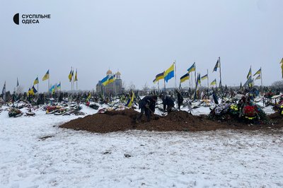 В Одесі загиблих на фронті хоронять на військовому секторі кладовища В Одесі загиблих на фронті хоронять на військовому секторі кладовища