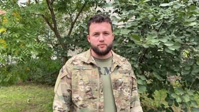 "Вірив у те, що саме на полі бою ми виборемо незалежність". У Кривому Розі поховали військового Артема Степченка "Вірив у те, що саме на полі бою ми виборемо незалежність". У Кривому Розі поховали військового Артема Степченка