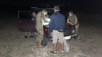 Інспектори чекають сутінки: як шукають браконьєрів на водоймах Миколаївщини Інспектори чекають сутінки: як шукають браконьєрів на водоймах Миколаївщини