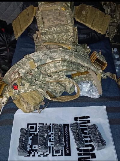 "Співаківські добровольці", бронежилет, турнікети "Співаківські добровольці", бронежилет, турнікети