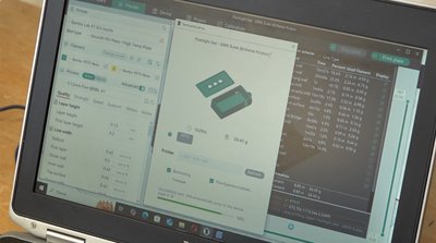 Вдень школяр, ввечері — волонтер: 15-річний черкащанин виготовляє дрони для військових