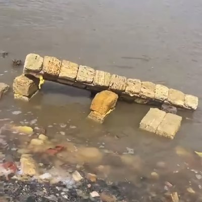 На Куяльницькому лимані вандали зруйнували екологічні лавки На Куяльницькому лимані вандали зруйнували екологічні лавки