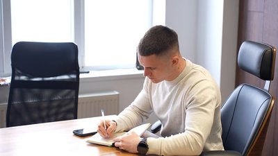 У Вінниці зібрали понад 400 листів підтримки для українських захисників у полоні У Вінниці зібрали понад 400 листів підтримки для українських захисників у полоні