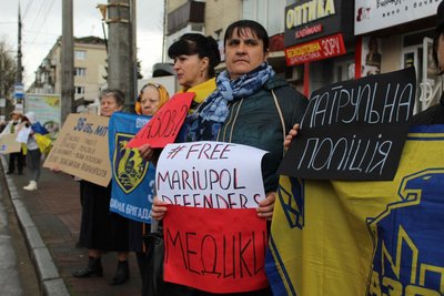 Із 2022 Тетяна Крачан щоп’ятниці приїздить на акції «Поверніть Героїв з полону» до Хмельницького Із 2022 Тетяна Крачан щоп’ятниці приїздить на акції «Поверніть Героїв з полону» до Хмельницького