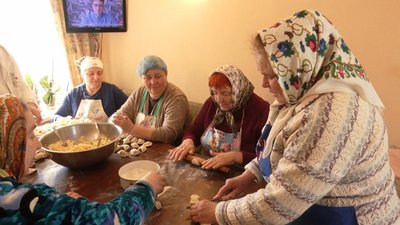 Волонтери з Хмельниччини передали на фронт майже тону страв Волонтери з Хмельниччини передали на фронт майже тону страв