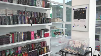 "Ми чекали на нашого чорного кота": книгарня, яку відкрили переселенці з Херсона, переїхала "Ми чекали на нашого чорного кота": книгарня, яку відкрили переселенці з Херсона, переїхала