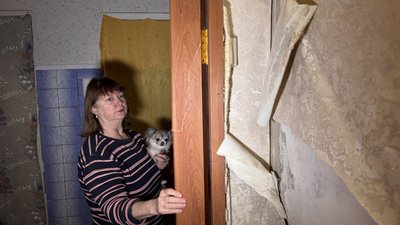 Наталія Істоміна живе у будинку, під який чотири місяці тому впала авіабомба Наталія Істоміна живе у будинку, під який чотири місяці тому впала авіабомба