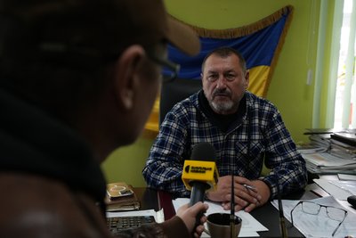 "Влучання було в могилу, там баба Галя похована": очевидці розповіли про обстріл Хотіні на Сумщині "Влучання було в могилу, там баба Галя похована": очевидці розповіли про обстріл Хотіні на Сумщині