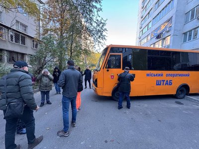 Нічна атака БпЛА на Одесу: пошкоджені багатоповерхівки, травмована одна людина Нічна атака БпЛА на Одесу: пошкоджені багатоповерхівки, травмована одна людина