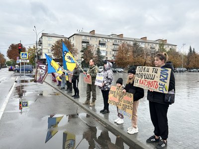 Обстріли Нікопольщини, звільнені з полону військові. Головні новини Дніпра та області 19 жовтня Обстріли Нікопольщини, звільнені з полону військові. Головні новини Дніпра та області 19 жовтня
