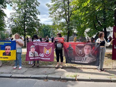 "Доводиться боротися з болем сам на сам": у Черкасах відбулася акція "Не мовчи — полон вбиває"