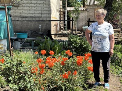 “Сподіваємось на краще, погане прийде саме”. Як самотня жінка живе у прифронтовій Сергіївці “Сподіваємось на краще, погане прийде саме”. Як самотня жінка живе у прифронтовій Сергіївці