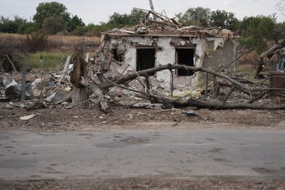 Ночують у полях через російські КАБи. Як живе прифронтова Павлівка Дніпропетровської області під постійними атаками РФ Ночують у полях через російські КАБи. Як живе прифронтова Павлівка Дніпропетровської області під постійними атаками РФ