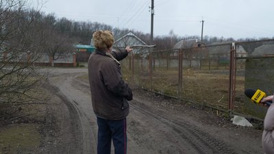 "Як трахкає, я глушу музикою". Що розповіли очевидці атаки по Піщаному на Сумщині "Як трахкає, я глушу музикою". Що розповіли очевидці атаки по Піщаному на Сумщині