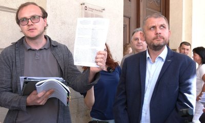 Перший заступник мера Львова Андрій Москаленко та представник компанії-підрядника Кшиштоф Хабієр Перший заступник мера Львова Андрій Москаленко та представник компанії-підрядника Кшиштоф Хабієр