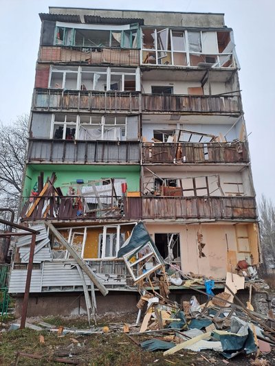 Часів Яр на Донеччині вранці обстріляли з РСЗВ: троє людей поранені Часів Яр на Донеччині вранці обстріляли з РСЗВ: троє людей поранені