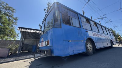 "Вчимося з азів": як у Миколаєві відбувається навчання водіїв тролейбусів "Вчимося з азів": як у Миколаєві відбувається навчання водіїв тролейбусів