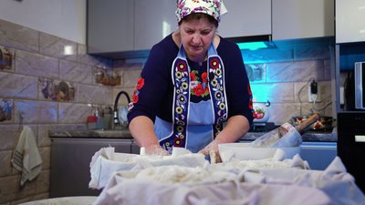 "Кулінарний спадок": як на Рівненщині випікають хліб на черені та вихватні "Кулінарний спадок": як на Рівненщині випікають хліб на черені та вихватні
