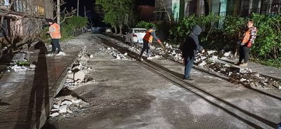 В Одесі під час атаки БпЛА прогриміли вибухи: є влучання у багатоповерхівки В Одесі під час атаки БпЛА прогриміли вибухи: є влучання у багатоповерхівки