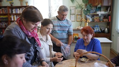 "Все, що маємо, тим і ділимося": як у селі на Вінниччині працює "Бібліотека насіння" "Все, що маємо, тим і ділимося": як у селі на Вінниччині працює "Бібліотека насіння"