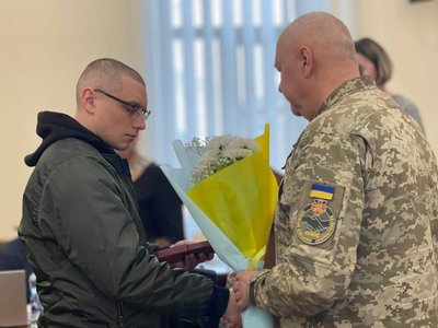 У Золотоноші нагородили посмертними нагородами Сергія Бабка та Романа Огія У Золотоноші нагородили посмертними нагородами Сергія Бабка та Романа Огія
