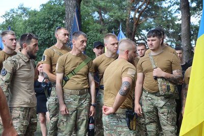 В Охтирці попрощалися зі штурмовиком-кулеметником Ігорем Лапіним В Охтирці попрощалися зі штурмовиком-кулеметником Ігорем Лапіним