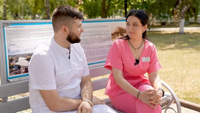 "Можемо мати все і водночас все втратити": подружжя лікарів із Краматорська працює у Кропивницькому "Можемо мати все і водночас все втратити": подружжя лікарів із Краматорська працює у Кропивницькому