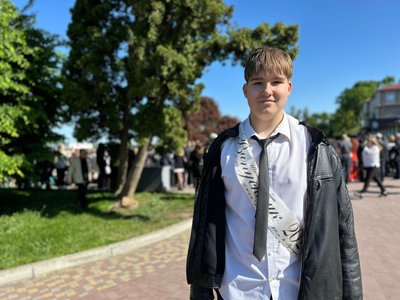 Альберт Шкільняк, випускник, останній дзвоник Альберт Шкільняк, випускник, останній дзвоник