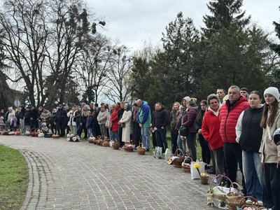 “Слава Богу, що вчора спекли”: як у Полтаві освячують великодні кошики “Слава Богу, що вчора спекли”: як у Полтаві освячують великодні кошики