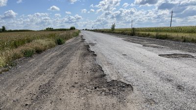 На Полтавщині не ремонтуватимуть дорогу Машівка-Карлівка: у чому причина На Полтавщині не ремонтуватимуть дорогу Машівка-Карлівка: у чому причина