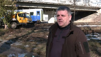 "Не для когось, це — для наших дітей": замінюють вагони дитячої залізниці у Рівному "Не для когось, це — для наших дітей": замінюють вагони дитячої залізниці у Рівному