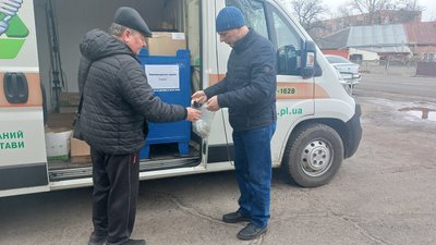 У Полтавській громаді екобус збирає протерміновані ліки та антибіотики У Полтавській громаді екобус збирає протерміновані ліки та антибіотики