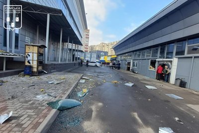 "Молнія" влучила у торгівельний центр в Сумах "Молнія" влучила у торгівельний центр в Сумах